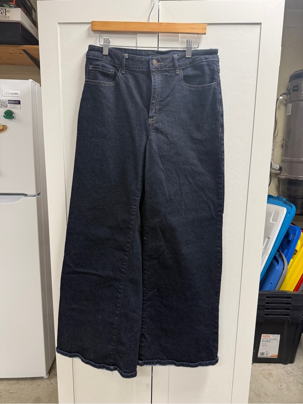 RW&CO. Wide-Leg Jeans with stretch